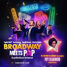 Plakat für 'Broadway meets Pop' mit Sängern und leuchtenden Musical-Schildern.
