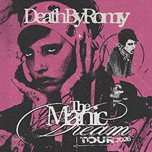 Poster für DeathbyRomy's The Manic Dream Tour 2026 in pink und schwarz.