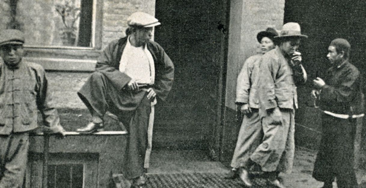 Chinesische Migranten in der Schmuckstraße um 1930