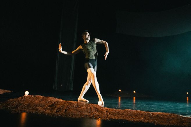Chen Wu kang Picket Klunchum Choreographing Story Rama House c Candy Weltz