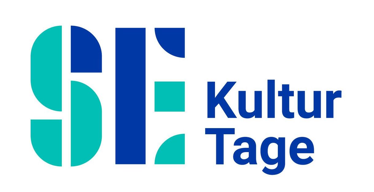 Logo der SE KulturTage mit stilisierten Buchstaben und Text.
