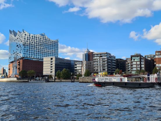 Wir erkunden die HafenCity von der Wasserseite, © Maike Brunk
