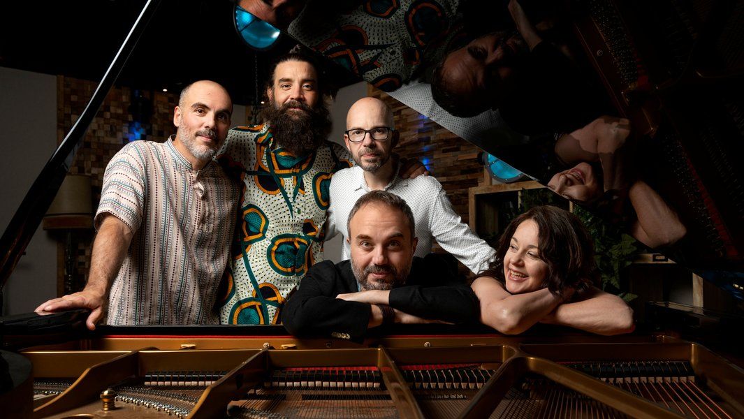 Alina Bzhezhinska & Tony Kofi / Moisés P. Sánchez