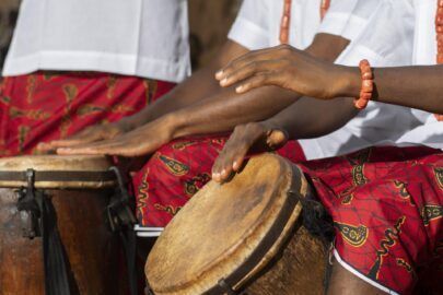 AfrikanischesTrommeln_Bild_Freepik-405x270, © freepik