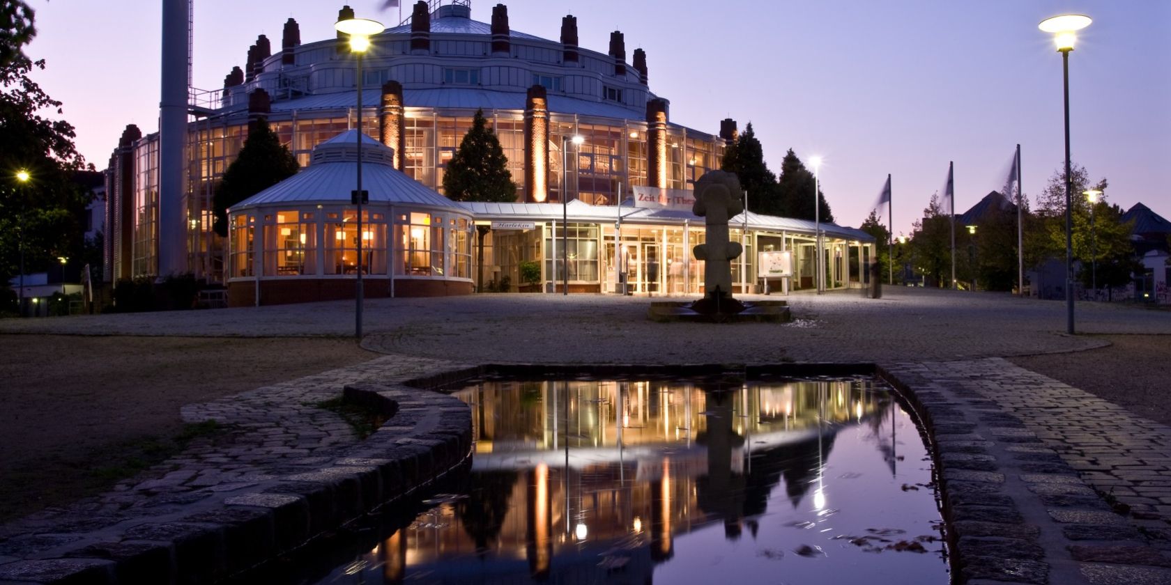 Theater bei Nacht, © Andreas Pankratz