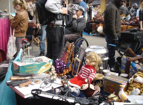 Kulturflohmarkt: Marktplatz Herthastrasse, © Brakula