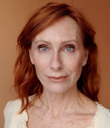 Andrea Sawatzki liest "Woanders ist es auch nicht ruhiger" musikalische Lesung mit dem Ensemble der Burgfestspiele, Quelle: Reservix