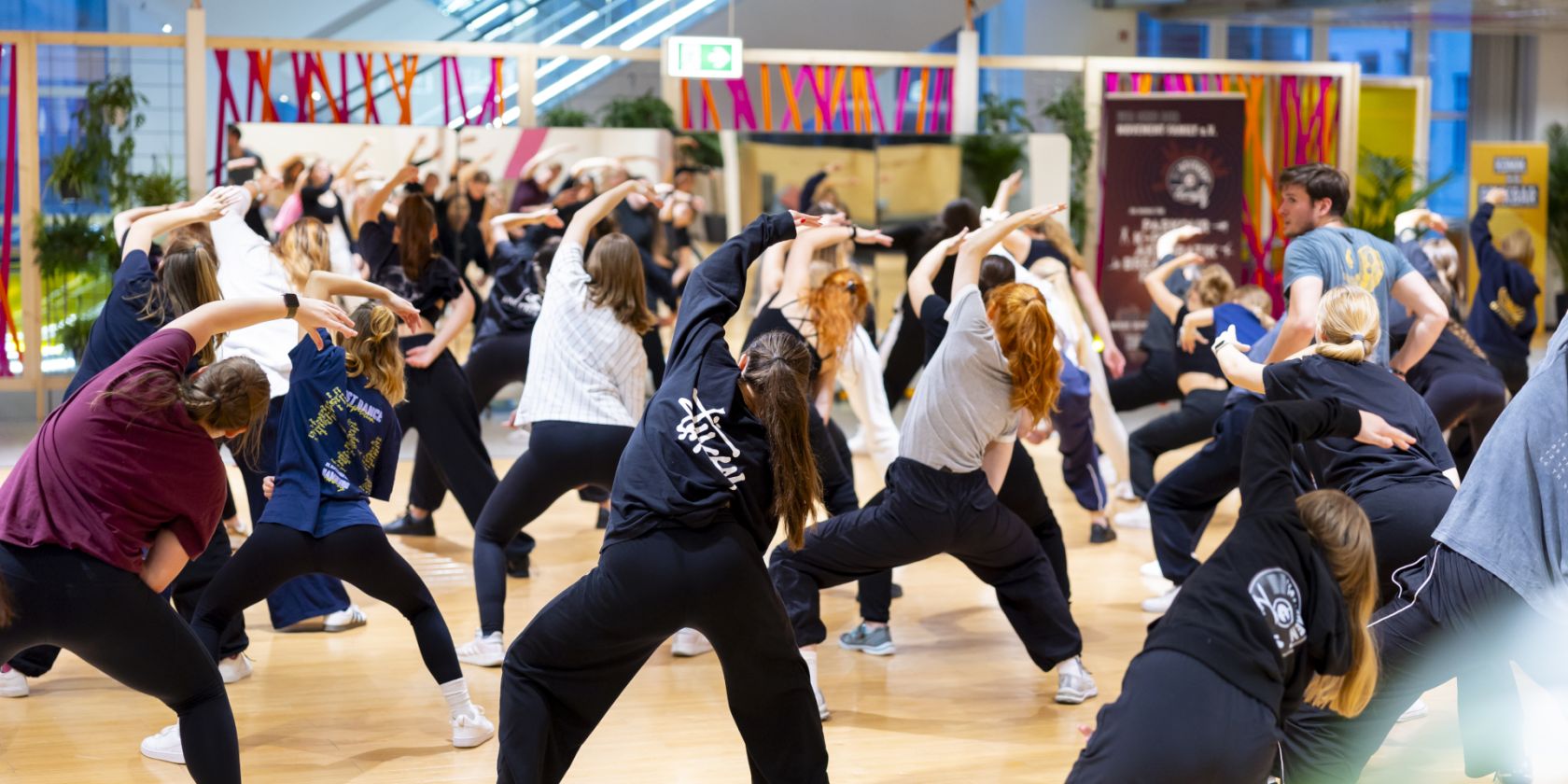 K-Pop Random Play Dance | Offenes Sportangebot