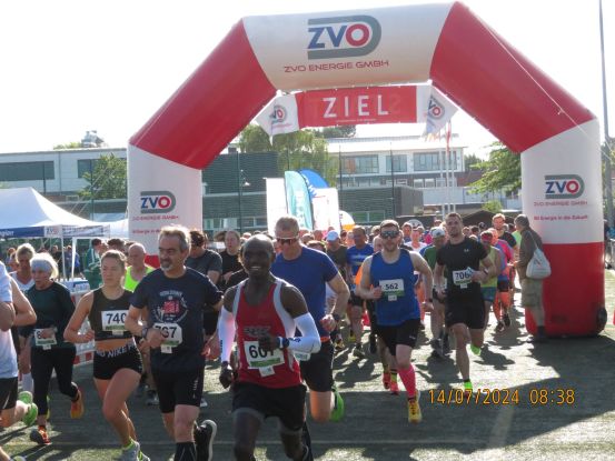 Start zum 10-KM-Hauptlauf 2024, © Sportvereinigung Pönitz von 1912 e.V.